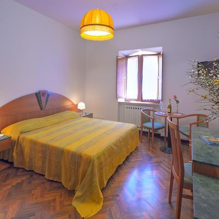 Affittacamere Villa Gigli 锡罗洛 外观 照片