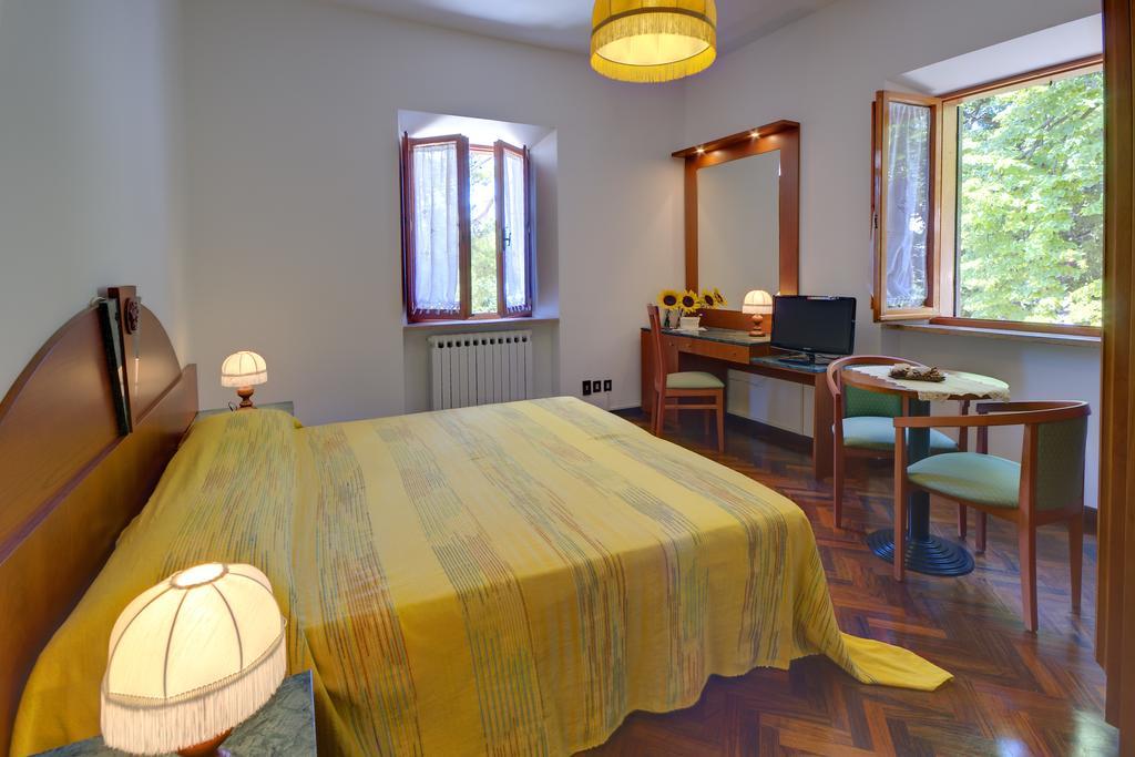 Affittacamere Villa Gigli 锡罗洛 外观 照片
