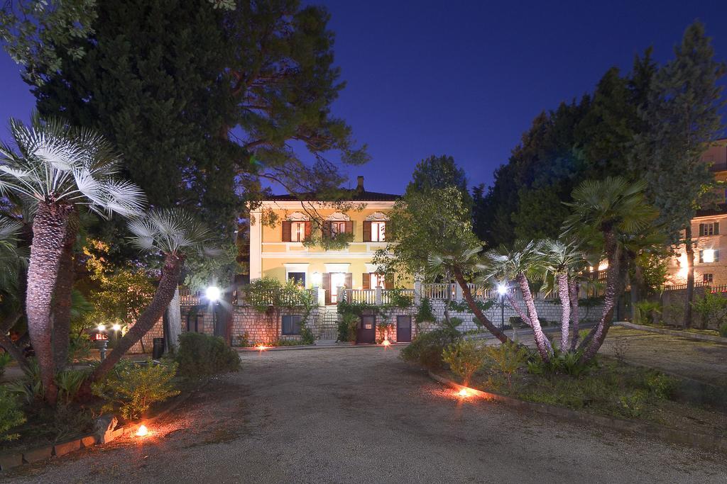 Affittacamere Villa Gigli 锡罗洛 外观 照片